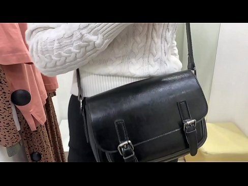 ❤️ Masturbasyon piblik nan jenn femèl FeralBerry ak yon gode nan sal la Fitting ❤❌ Ponografi anal nan ht.yespornpics.ru ❌❤